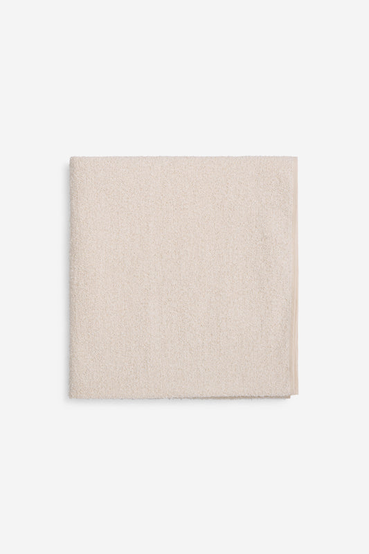 Accessories towel, linen-cotton mix, white, folded, 80x160cm, with subtle texture.