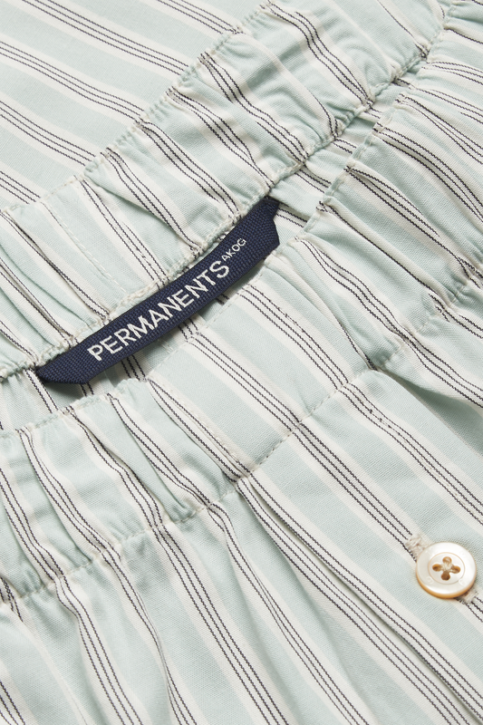 Men's jersey boxershorts, organic cotton, light green and white striped, with elastic waistband and button.