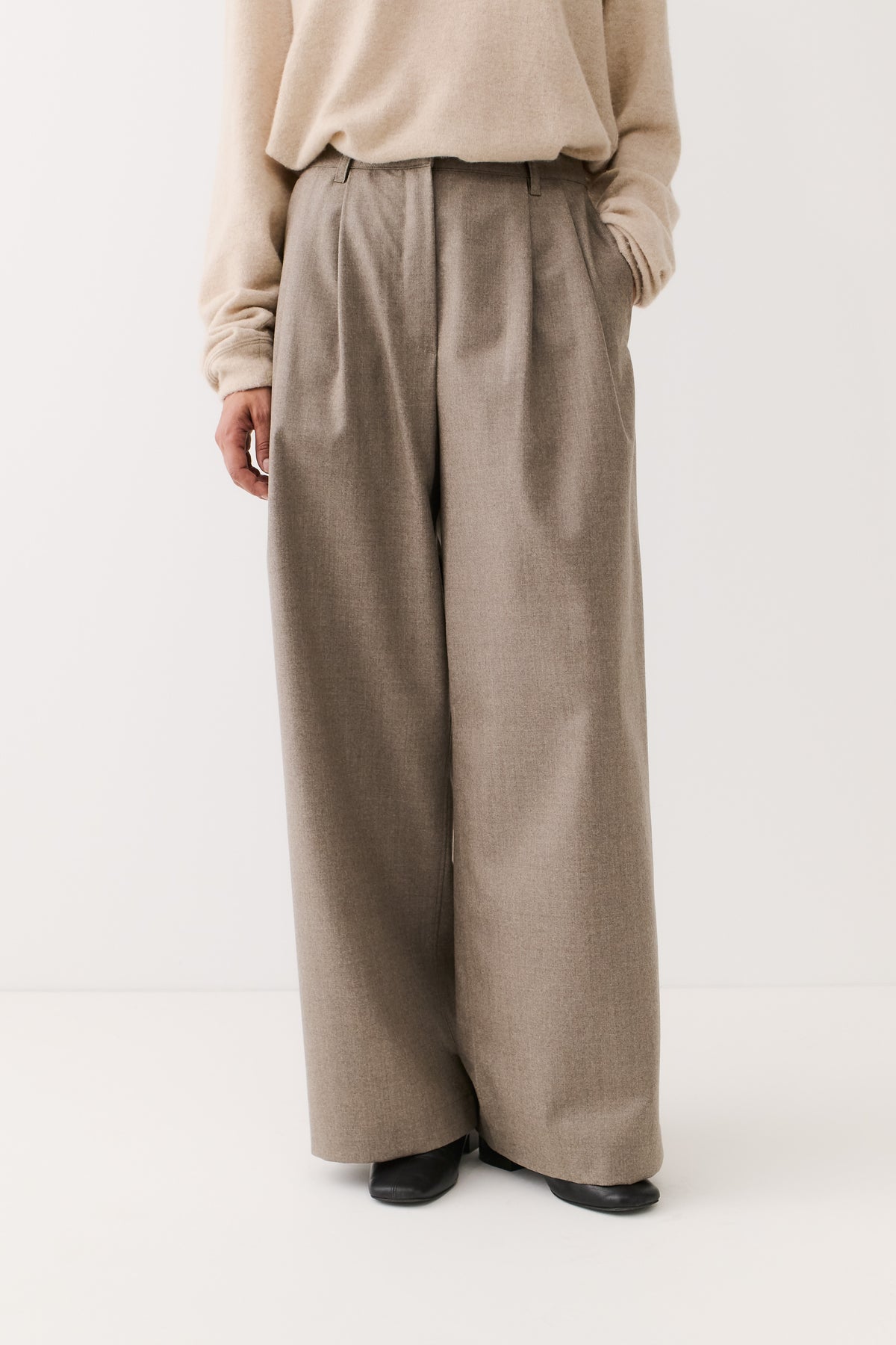 ARA TROUSERS