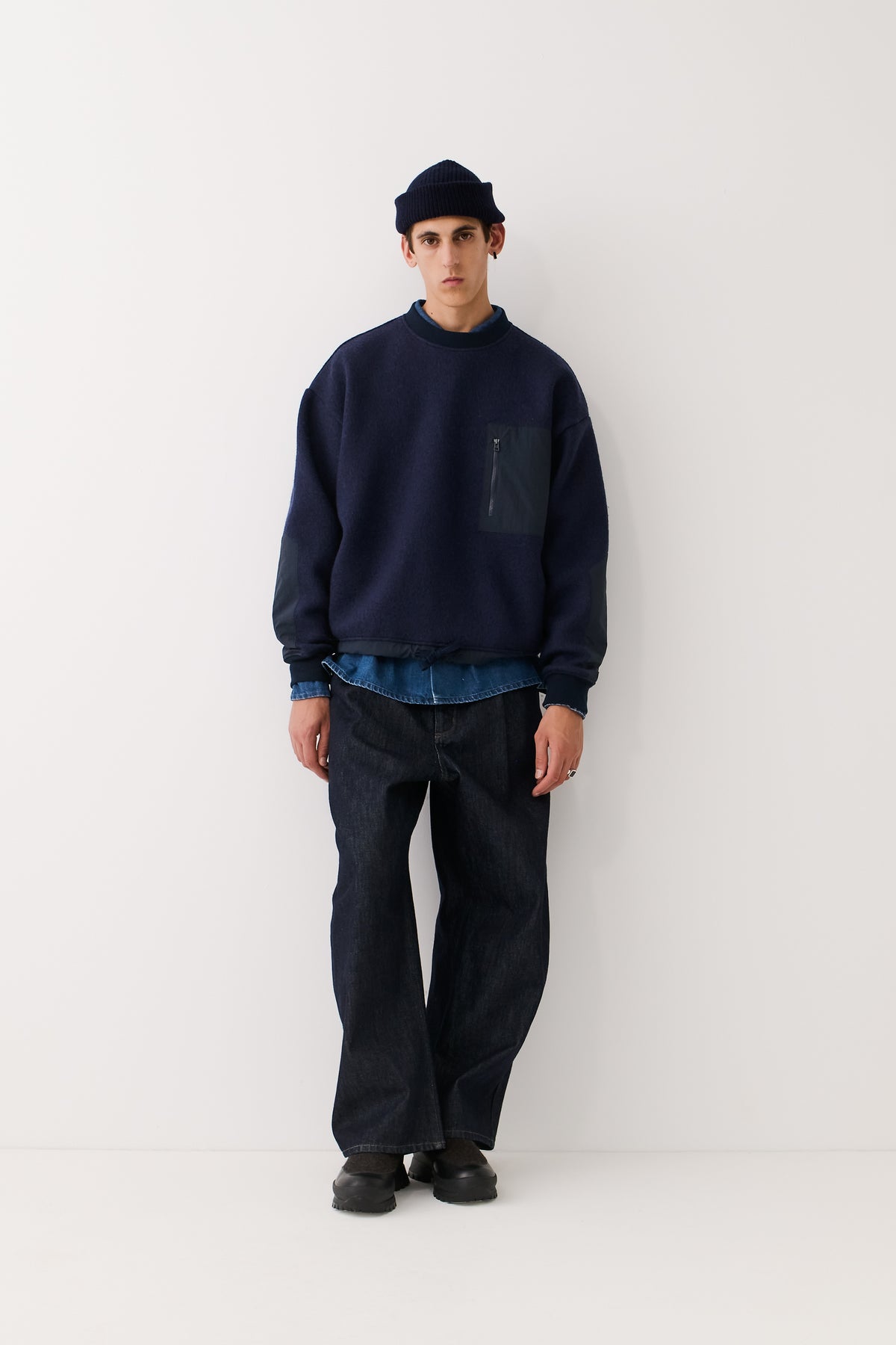 EGOA CREWNECK