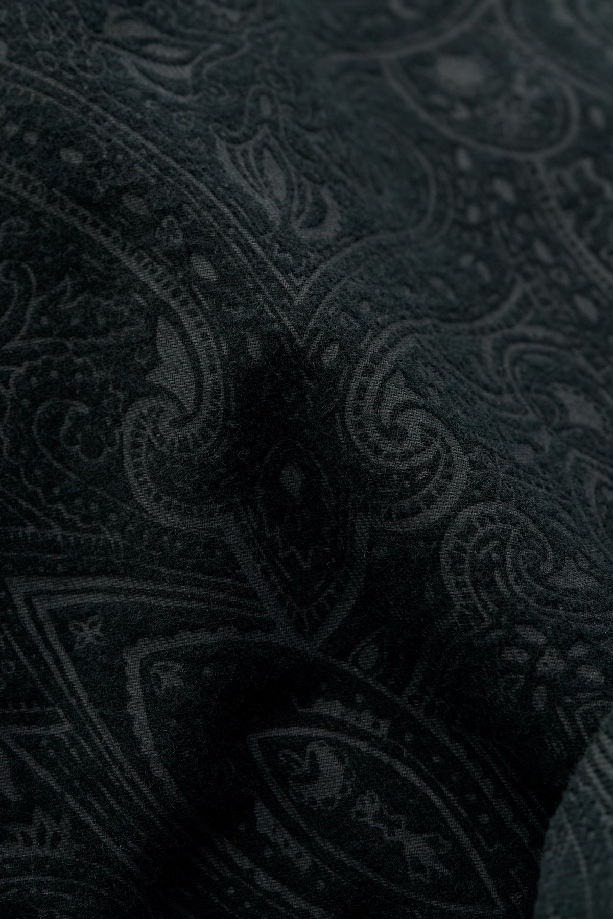 Gusto Shirt Washed Black Ornament