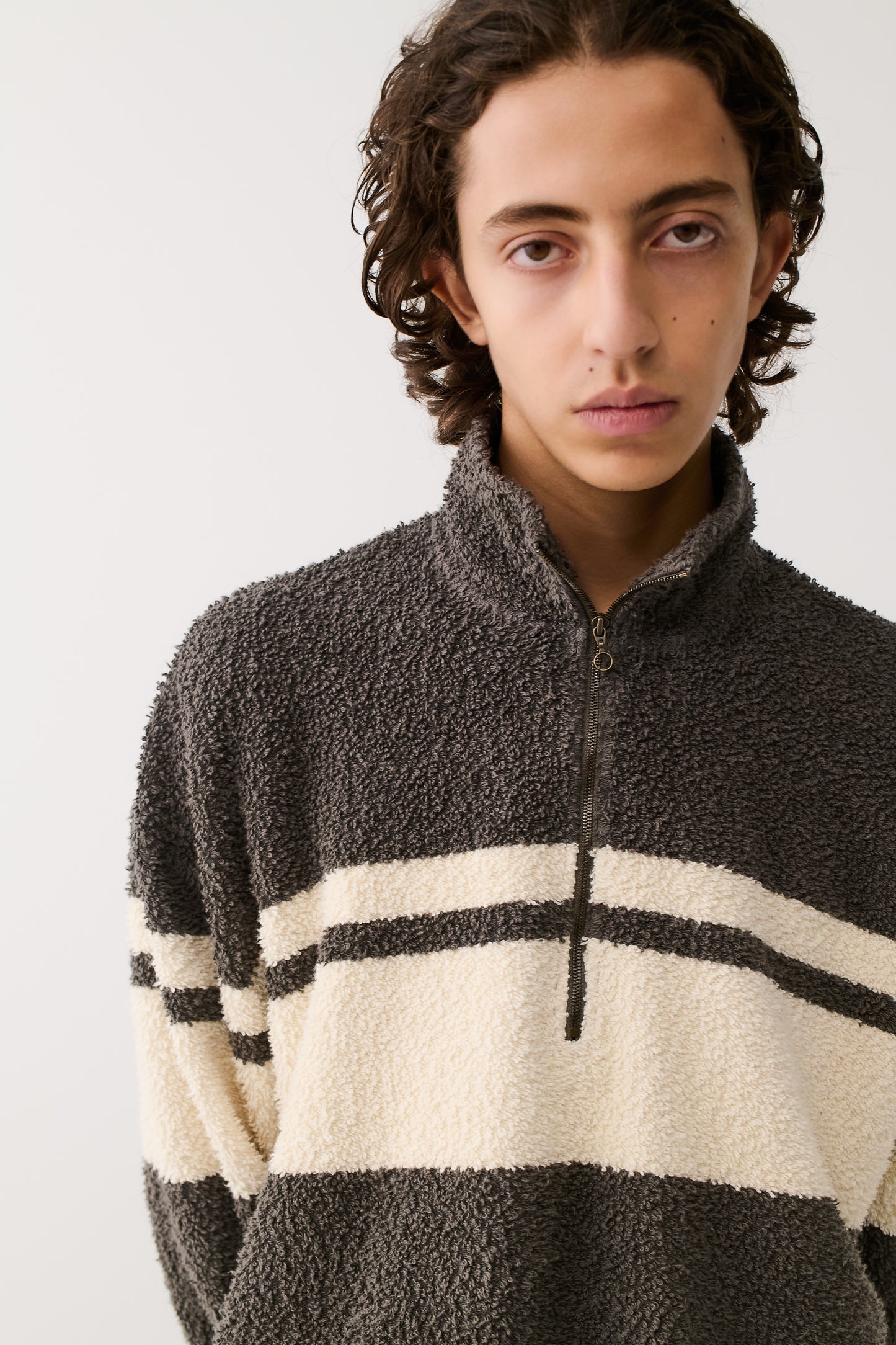 NOYAN ZIP SWEATER