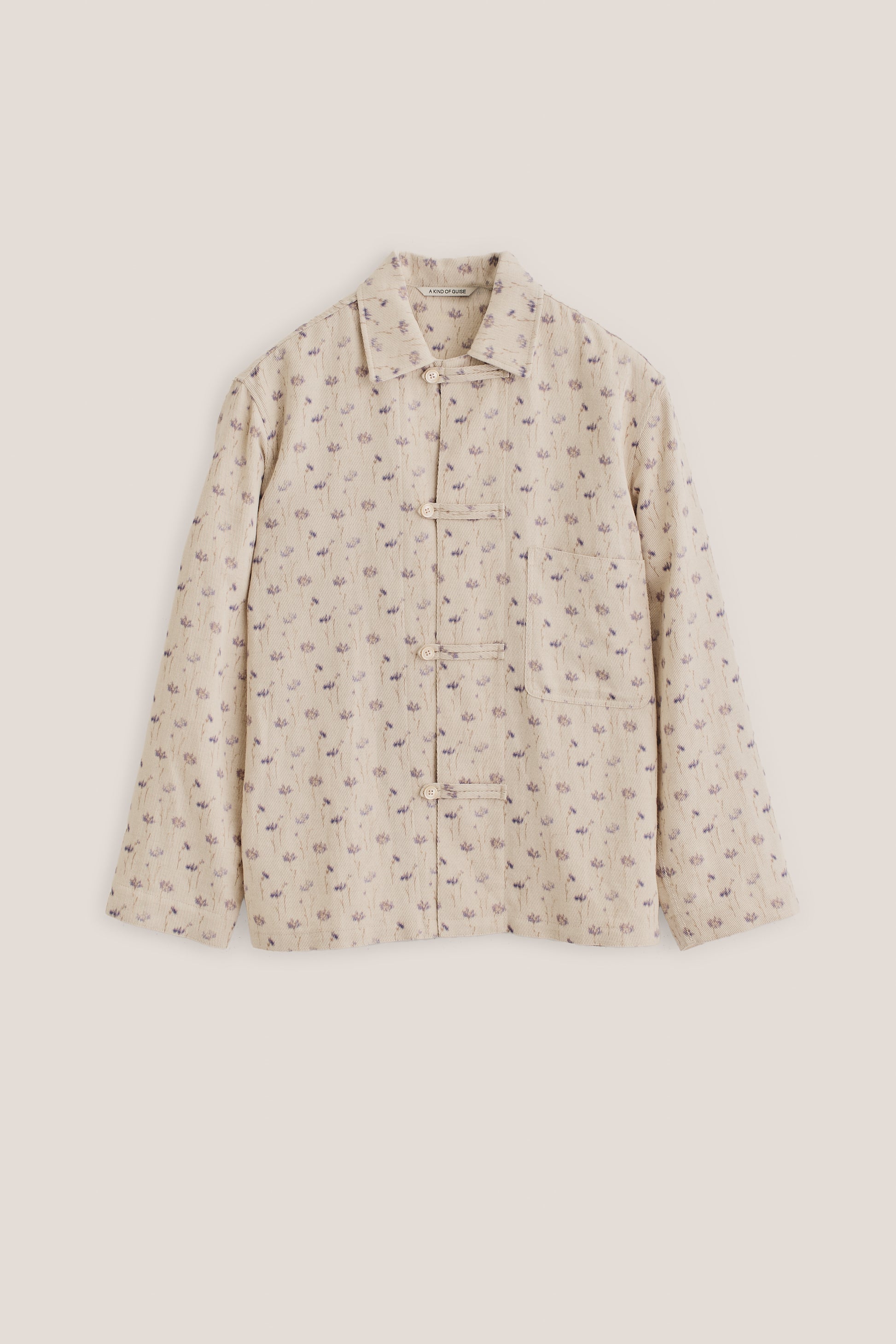 Men's long-sleeved overshirt, cotton-linen blend twill, ecru with subtle lilac/brown floral print, front patch pocket, button fastening.