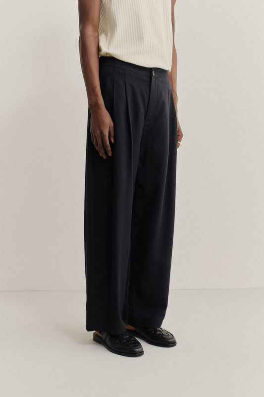 Men's long pants, lyocell heavy twill, deep black, relaxed fit, wide leg, double side pleats.
