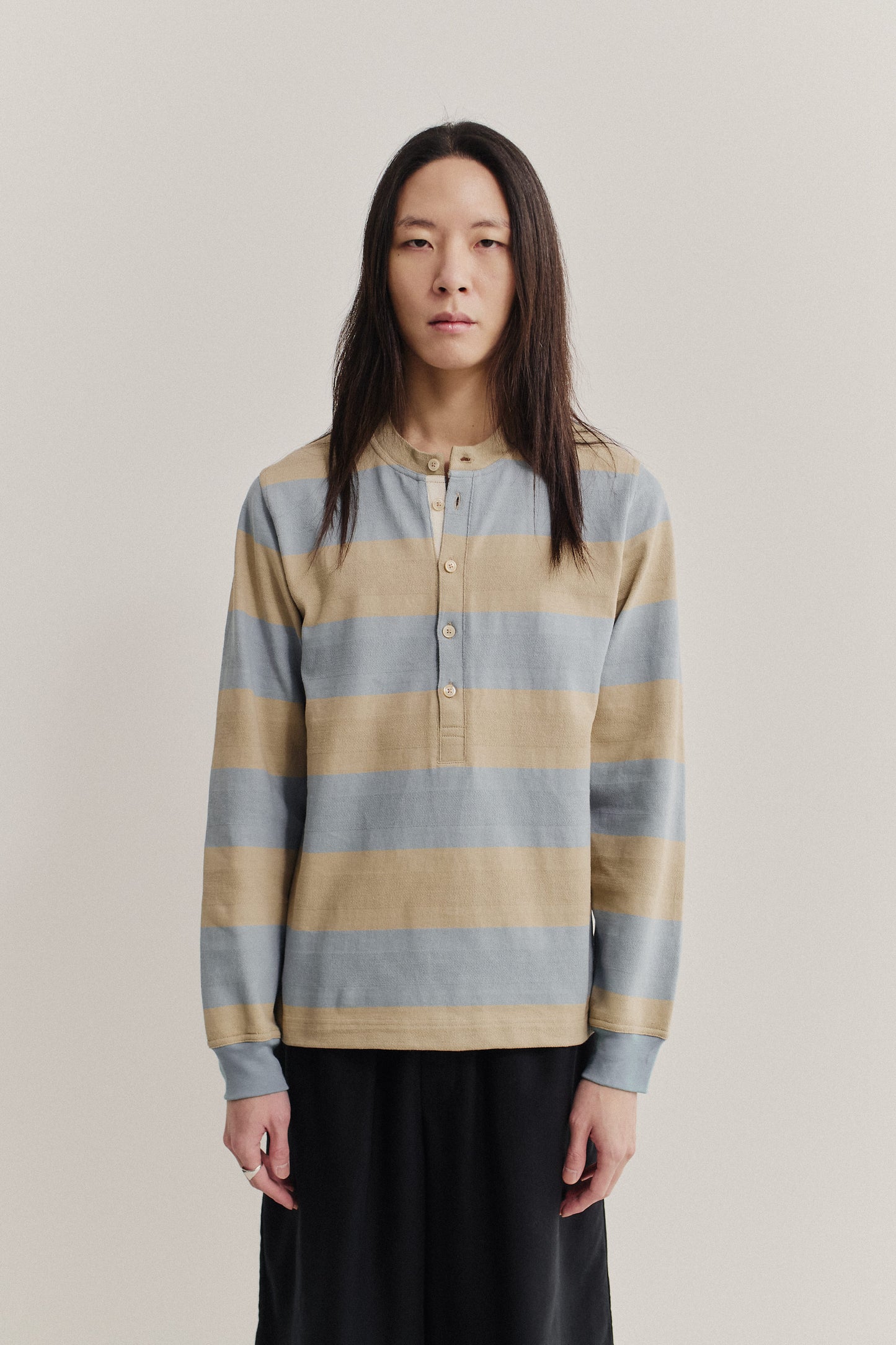 Men's jersey long-sleeved shirt, 100% organic cotton, yarn-dyed stripes in turquoise and sandy beige, henley neckline.