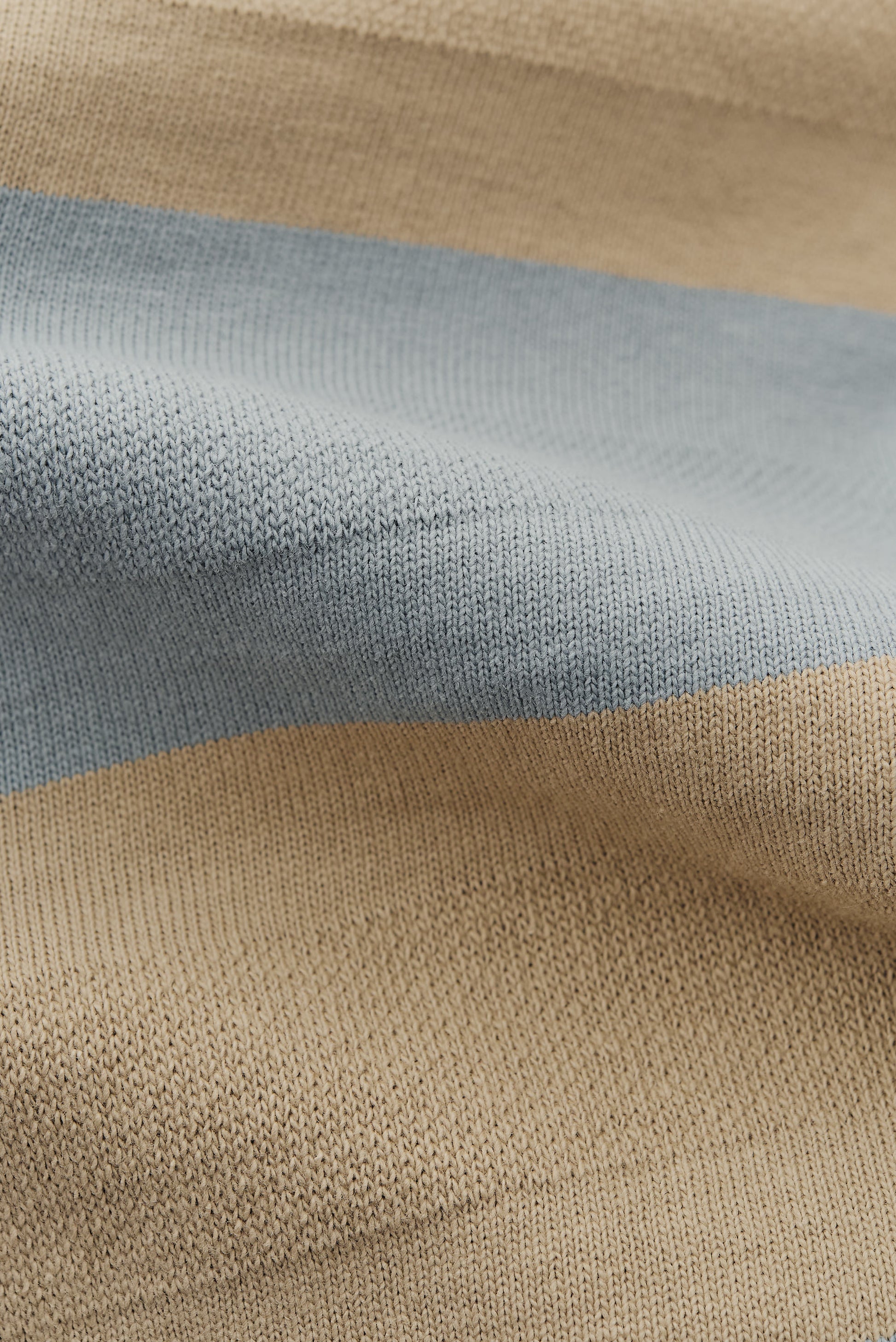Men's jersey long-sleeved shirt, 100% organic cotton, yarn-dyed stripes in soft turquoise and sandy beige.