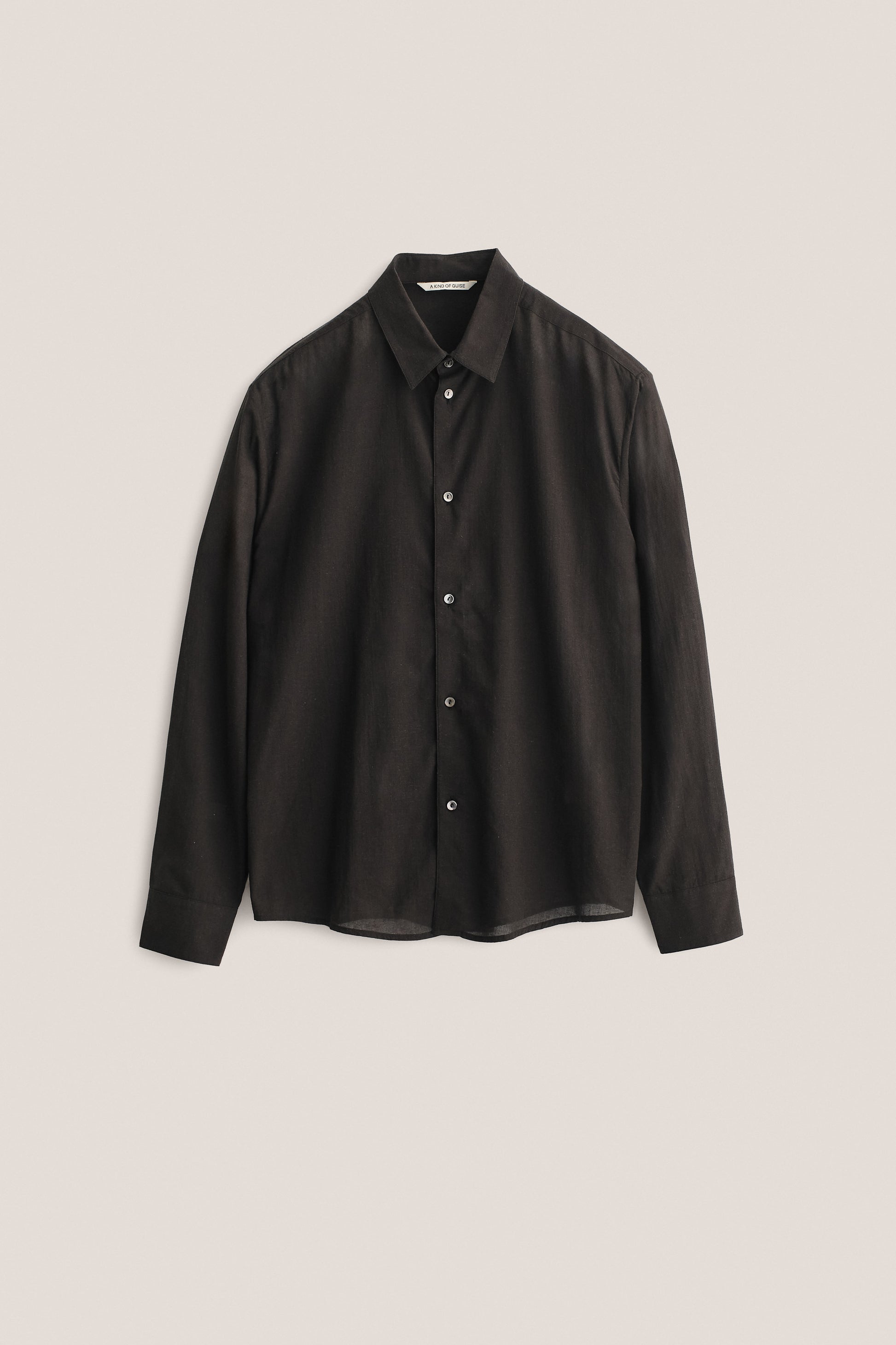 Men's long-sleeved shirt, cotton-silk blend, melanged appearance, dark brown, with mother-of-pearl buttons.