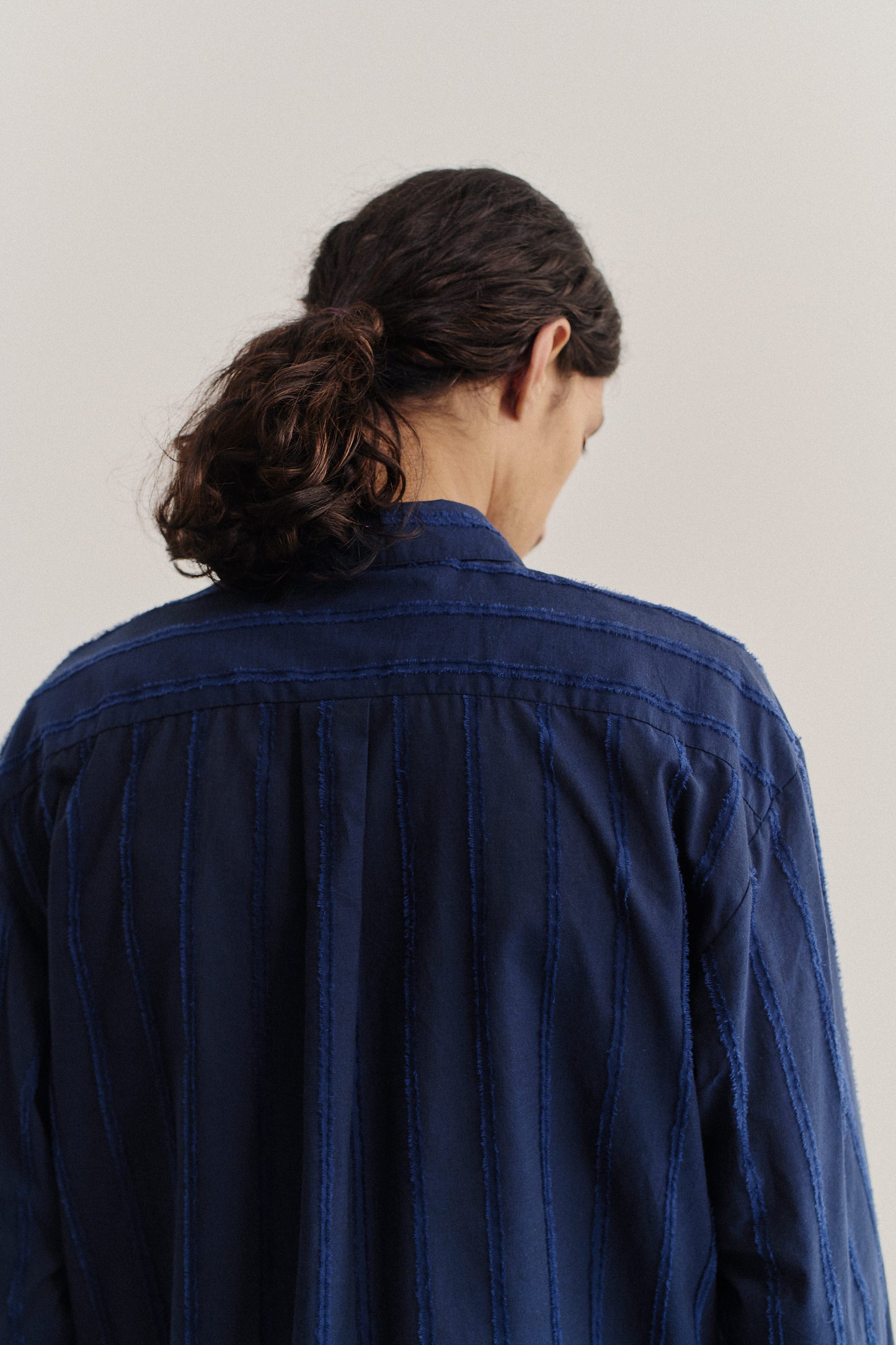 Men's long-sleeved shirt, organic cotton, frayed stripes, navy.