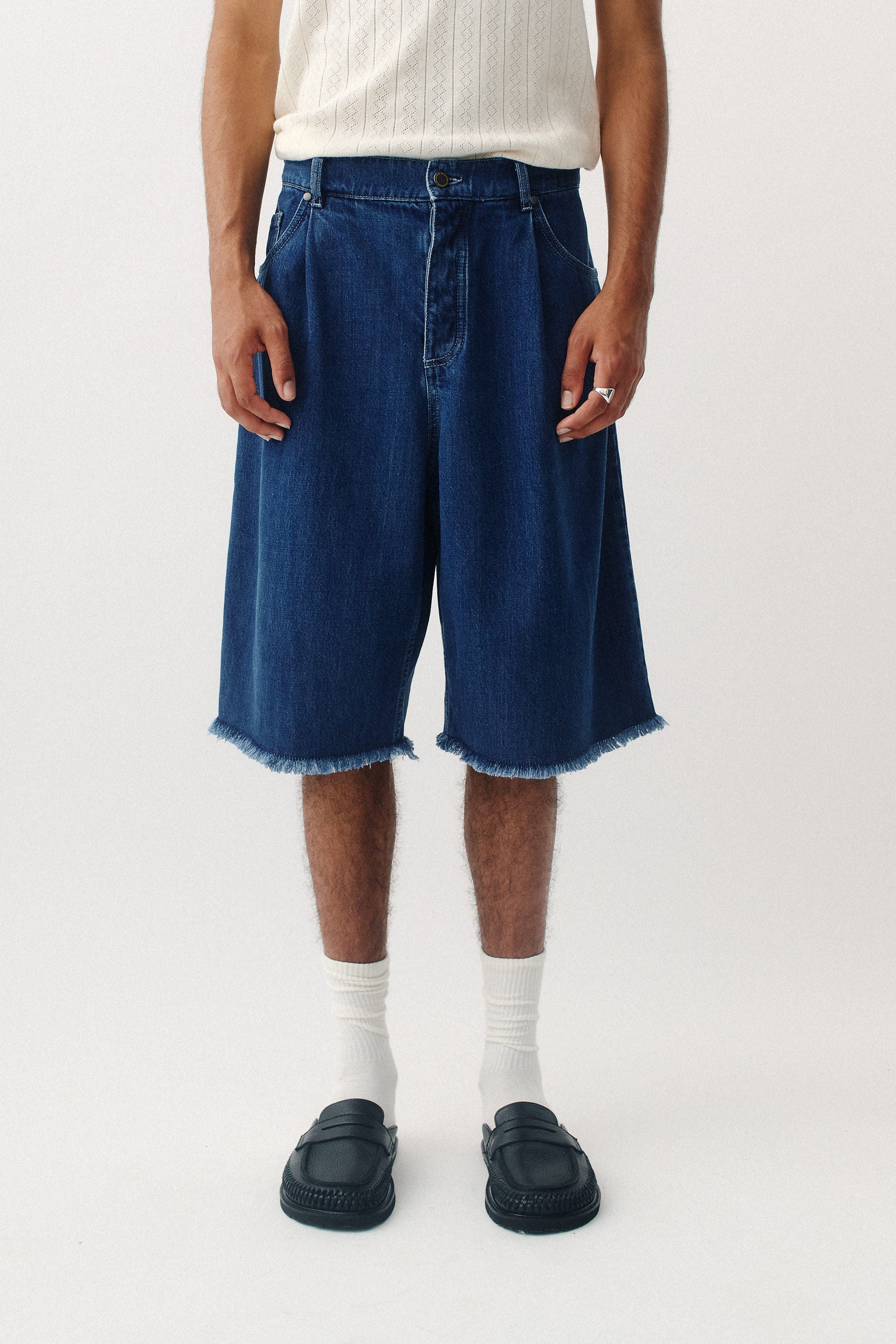 Duma Pleated Shorts Bleached Denim