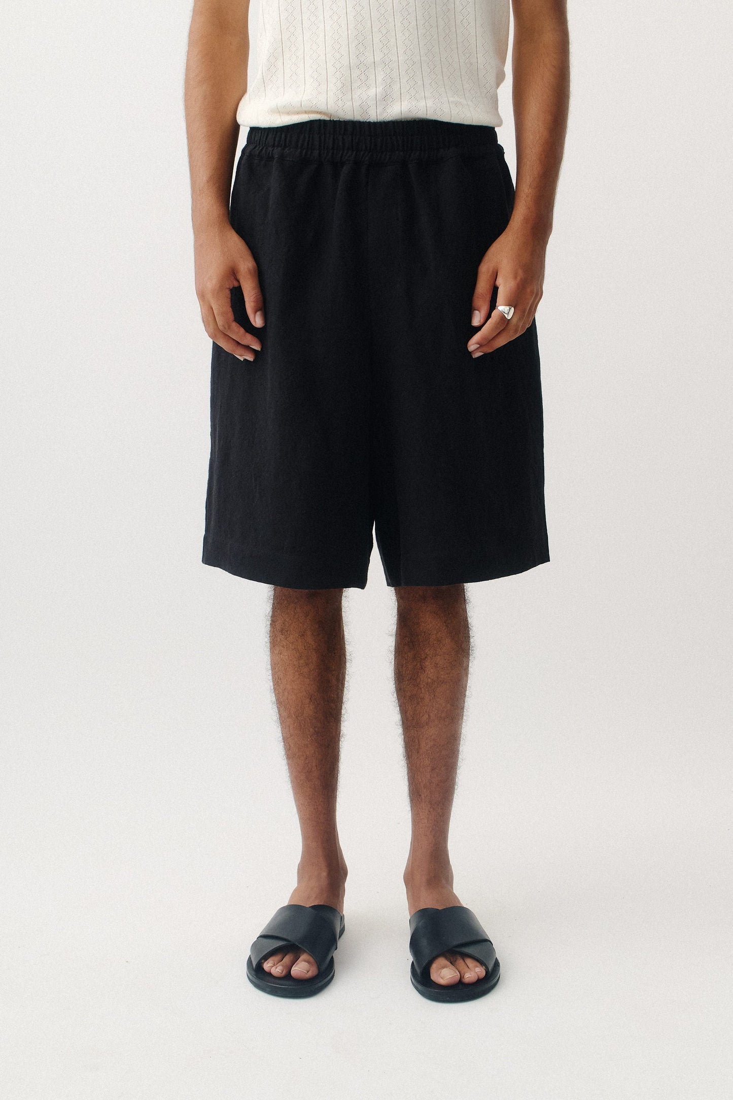 Saleh Shorts Mystic Black Linen