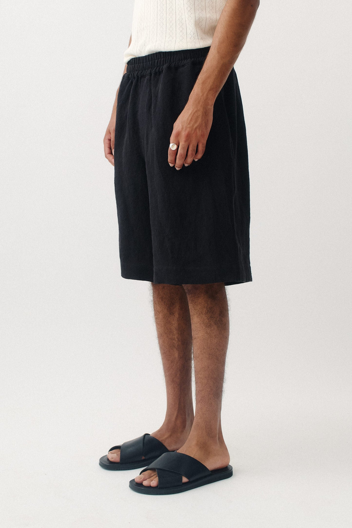 Saleh Shorts Mystic Black Linen