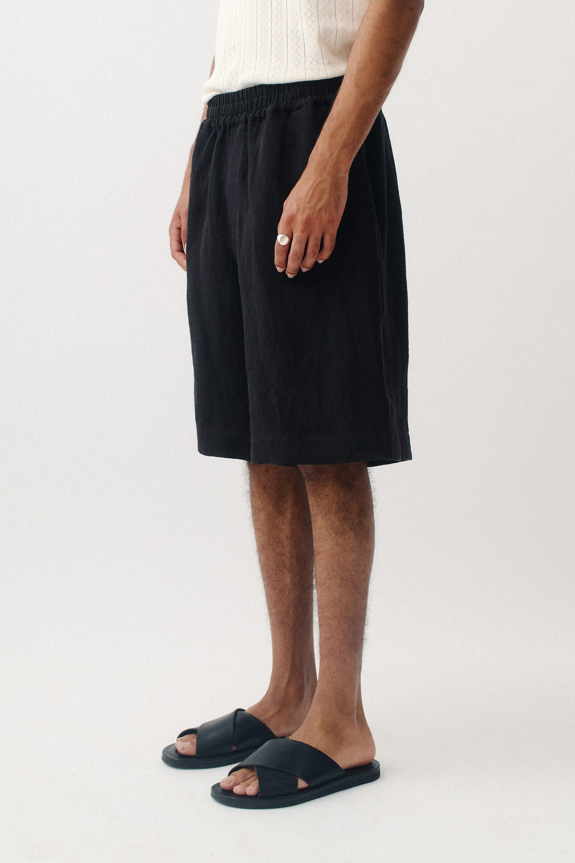 Saleh Shorts Mystic Black Linen