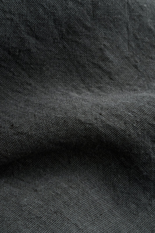 Men's long-sleeved overshirt, dark grey vintage-texture linen, oversized fit.