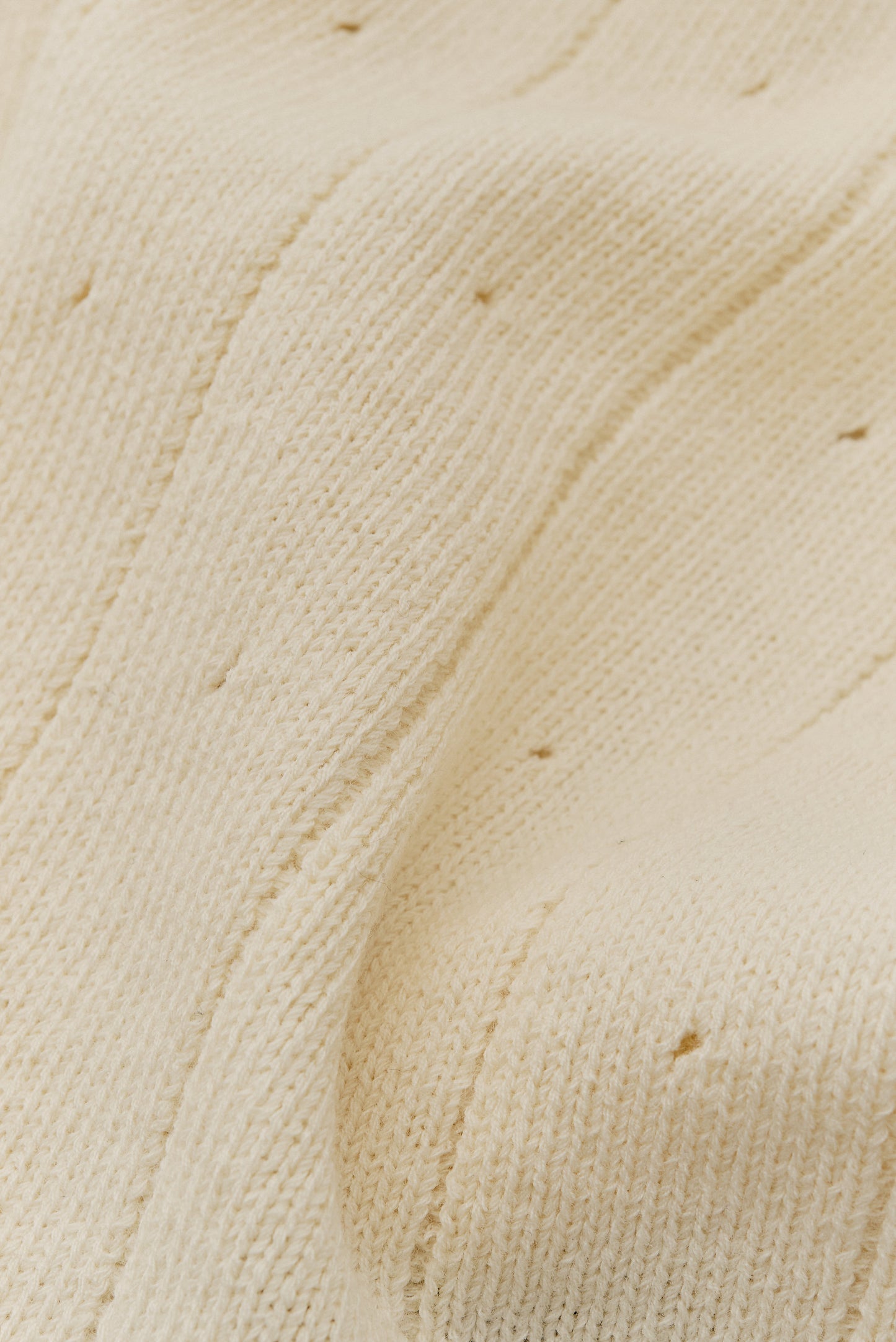 Women's knit vest, 100% fine merino wool, ajour knit pattern, off-white.