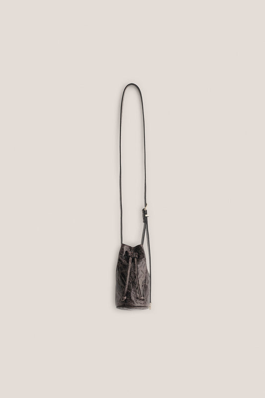 Women's accessories crossbody bag, 100% lwg-certified calf leather, smooth surface with gentle creasing, dark brown.
