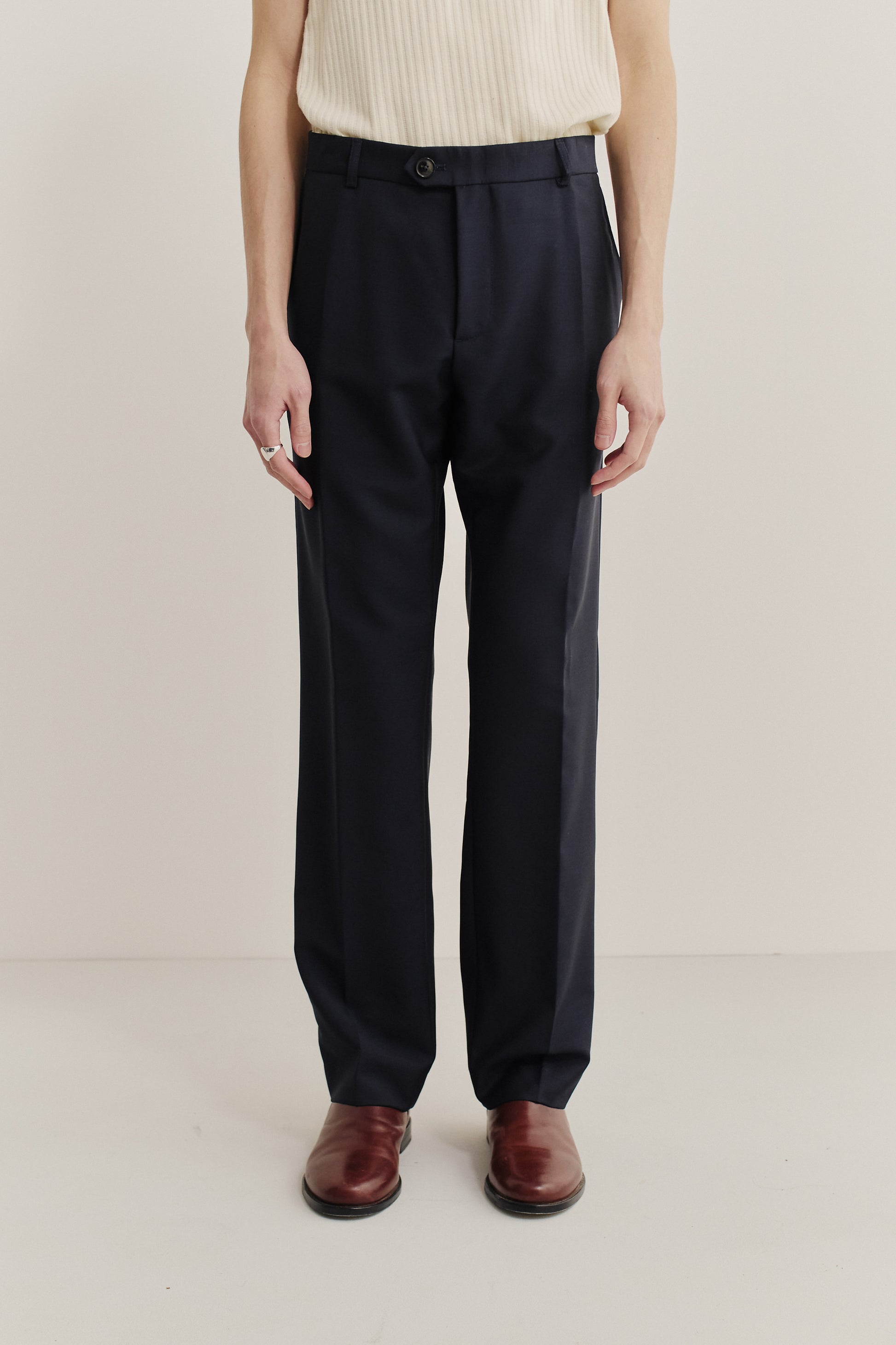 Men's long-pants, 100% virgin wool, dark navy, relaxed tailored fit with front pleat.