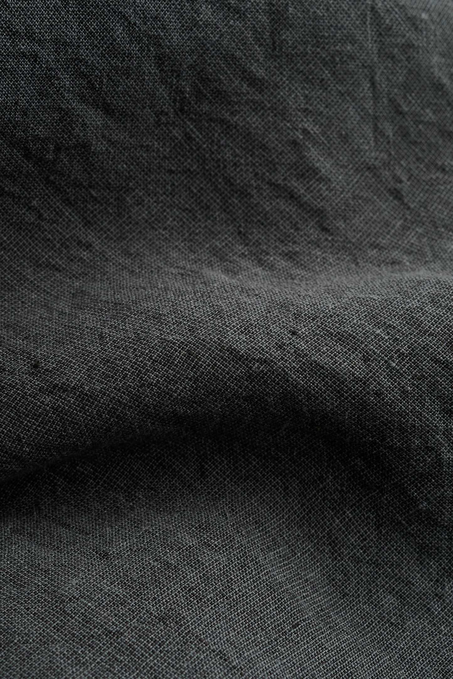 Men's long-sleeved shirt, 100% linen, plain weave, vintage-like texture, charcoal grey.