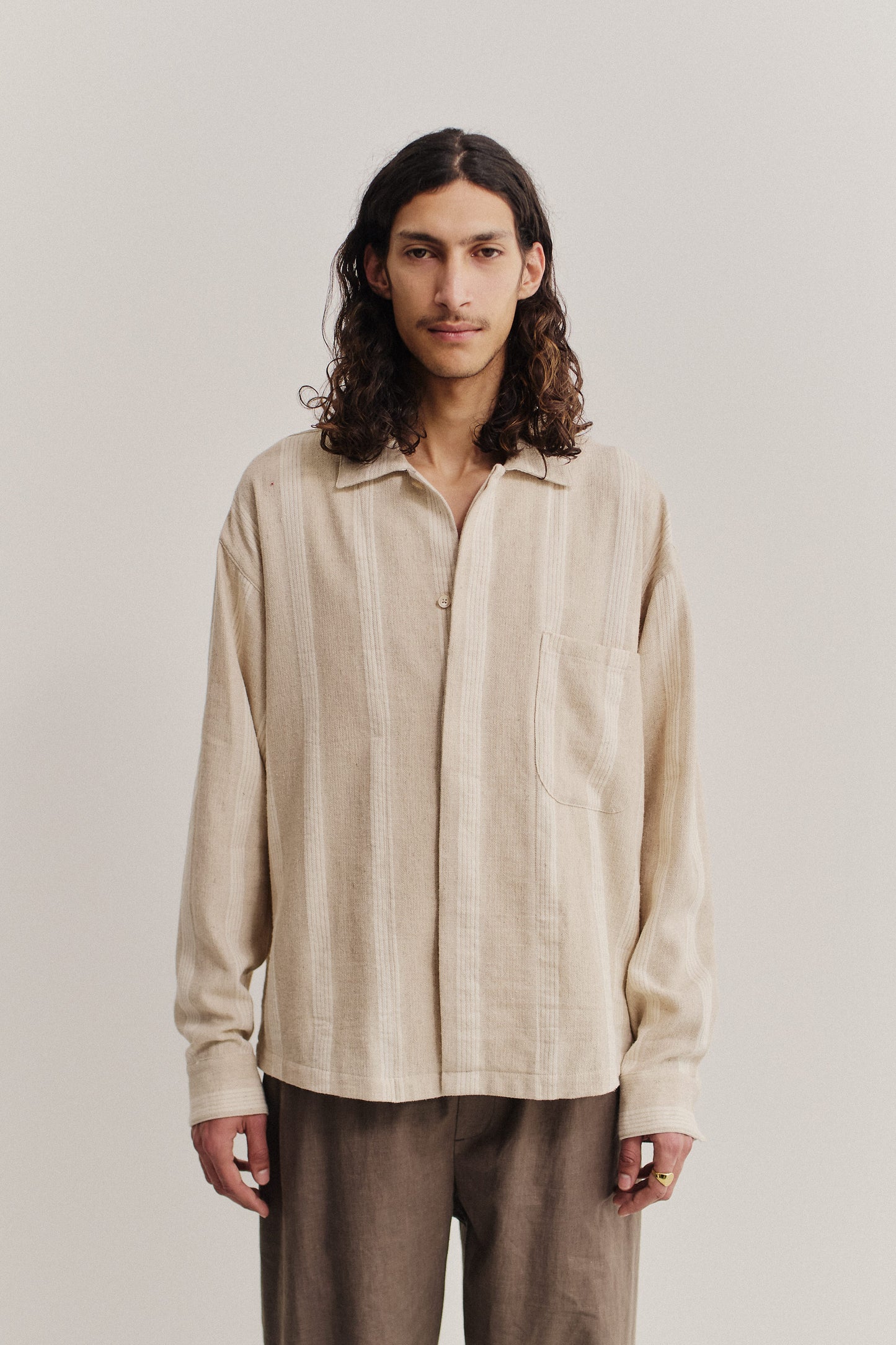 Men's long-sleeved shirt, recycled cotton-linen blend, herringbone with off-white stripes, soft brown.