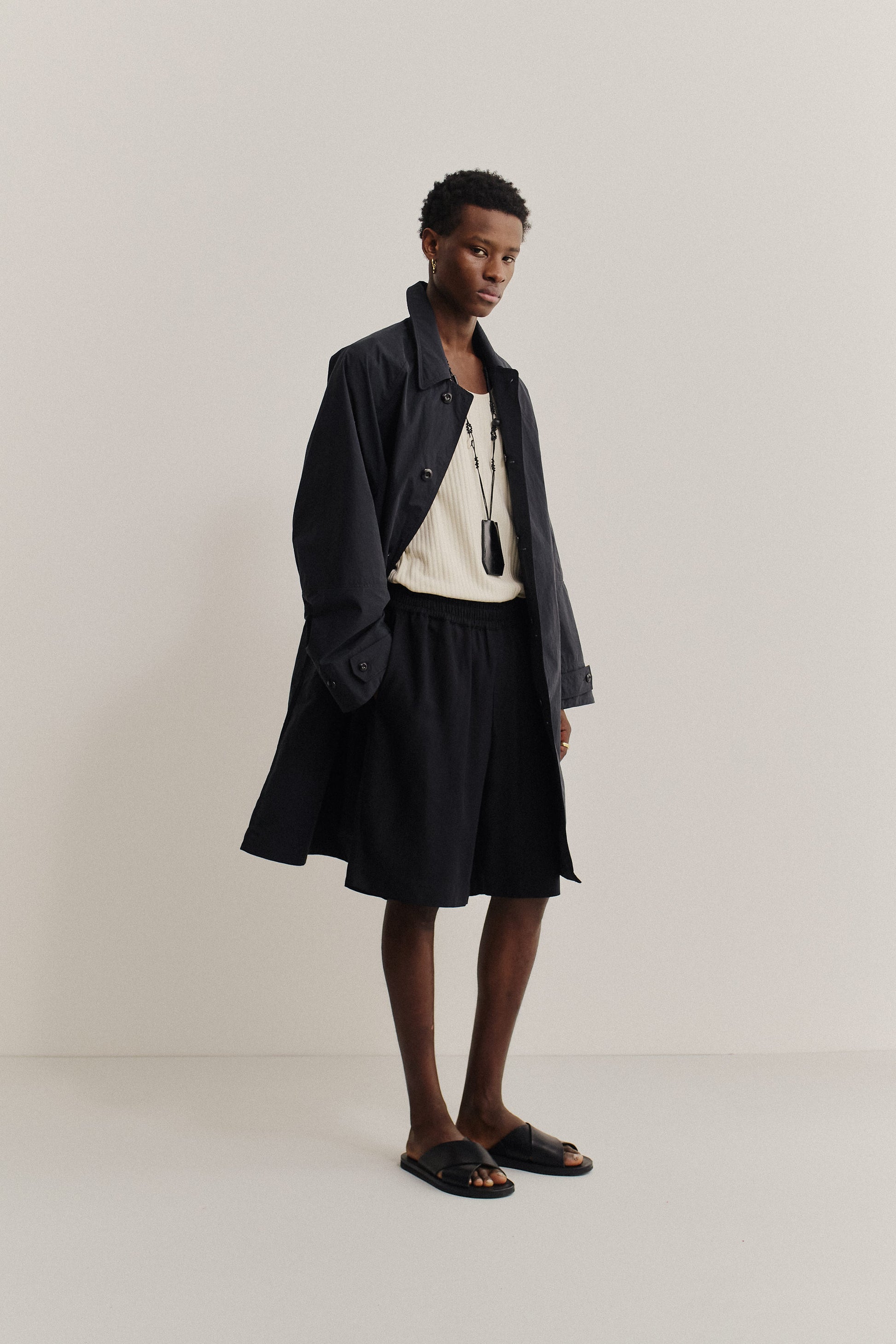 Men's shorts, lyocell heavy twill, soft black, wide leg, elastic waistband, side pockets.