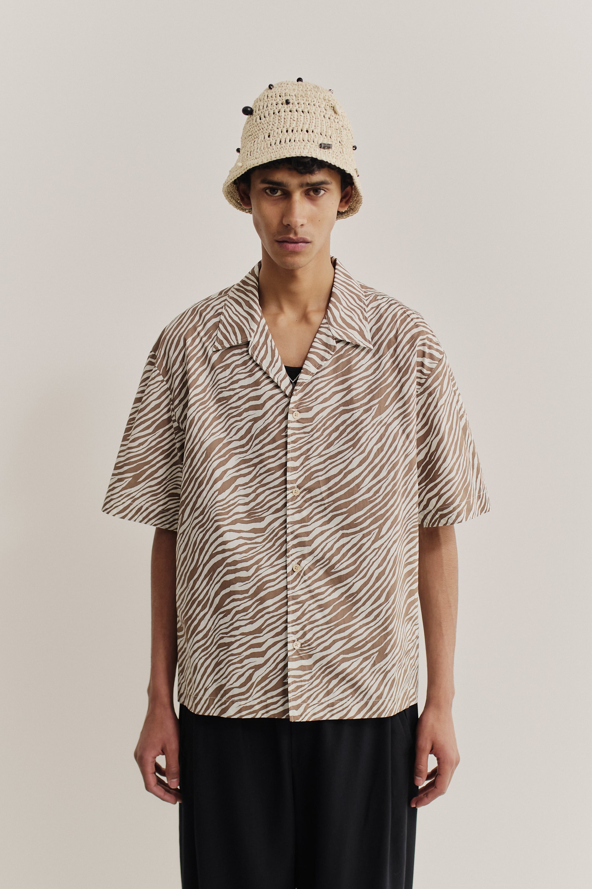 Men's short-sleeved shirt, cotton blend, fluid zebra-inspired stripe, brown and white.