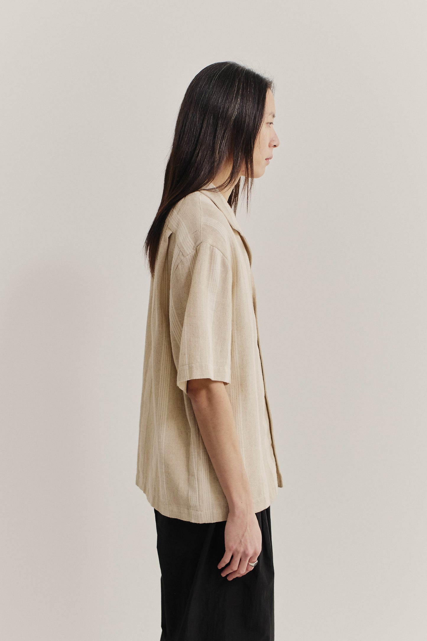 Men's short-sleeved shirt, cotton-linen blend, herringbone, soft brown with off-white stripes, relaxed fit.