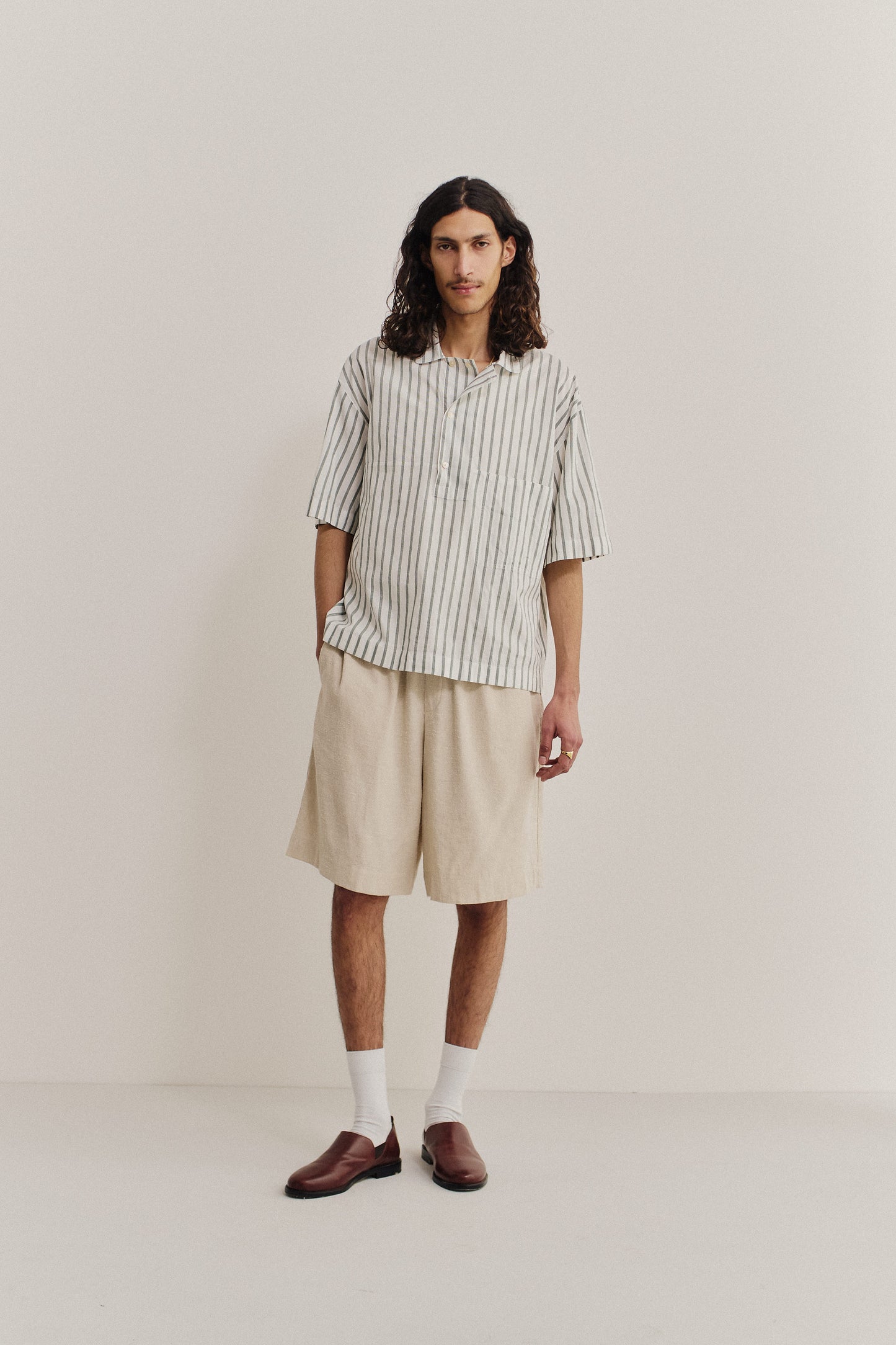 Men's short-sleeved shirt, cotton-silk-linen blend, washed, striped, off-white.