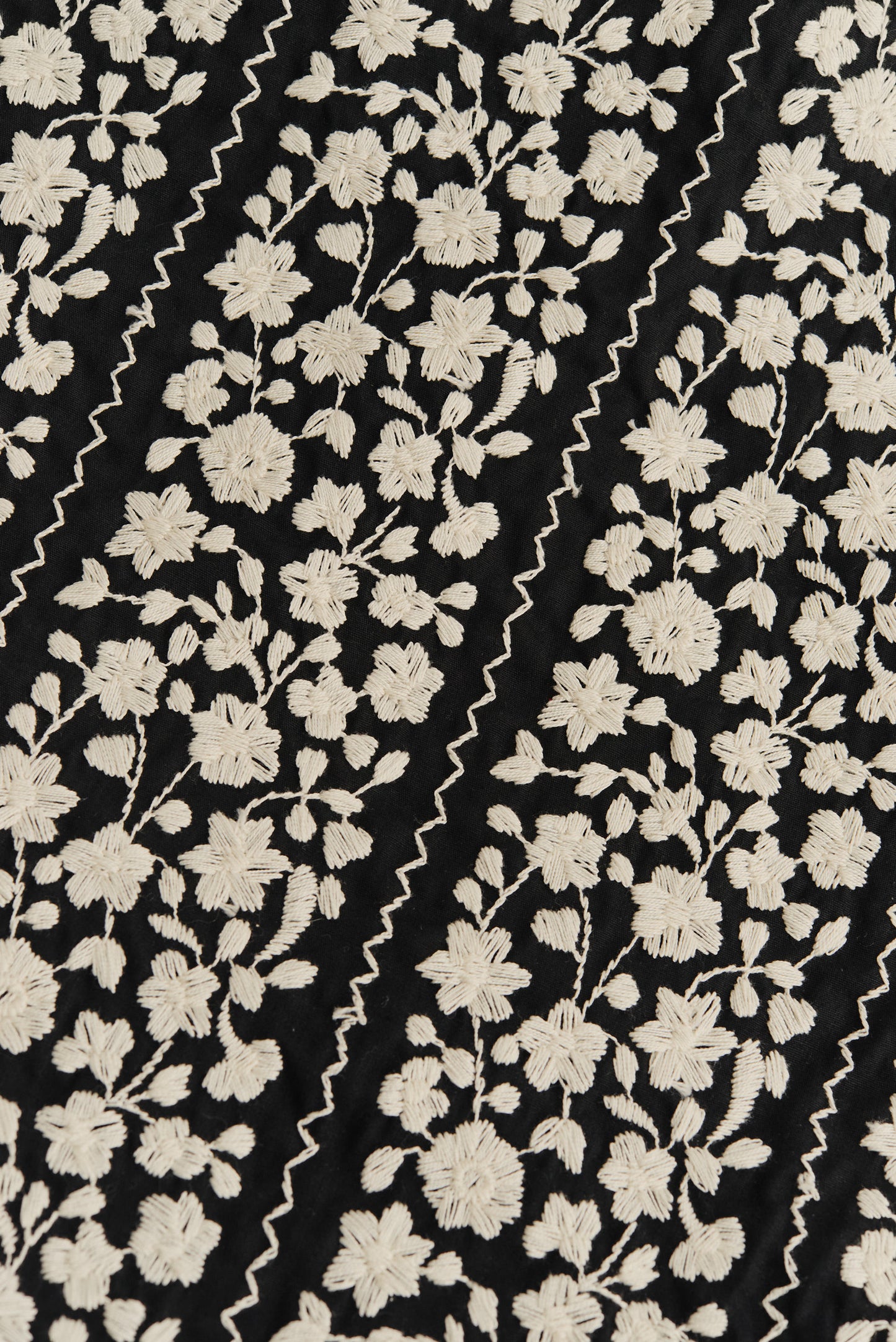 Women's accessories, Thika Bag, cotton, embroidered white flower blocks, black base.