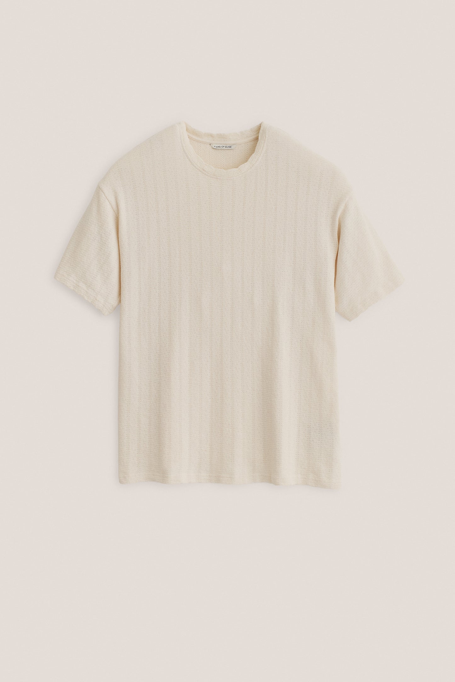 Men's short-sleeved jersey t-shirt, open-knit organic cotton-linen blend, off-white, boxy fit.
