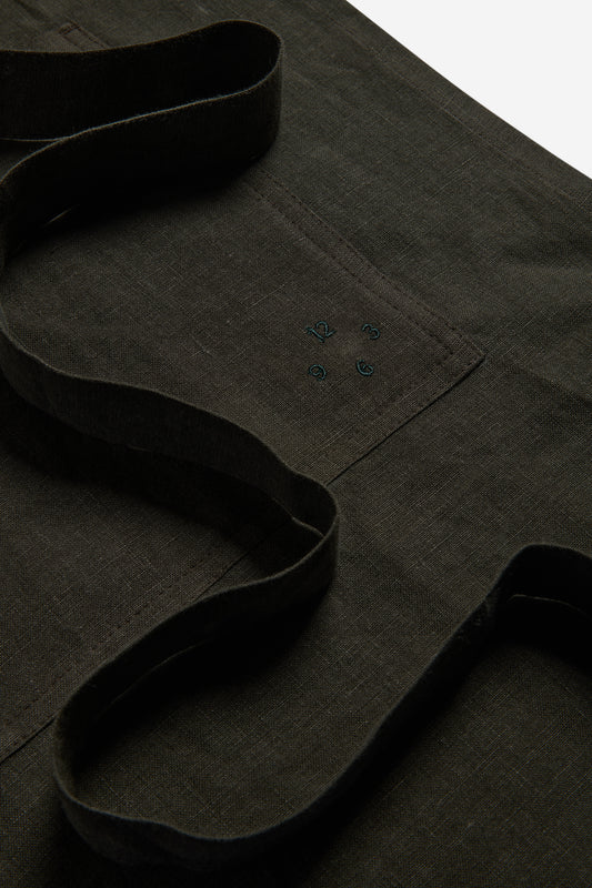 Unisex accessories apron, 100% Belgian linen, ivy green, with patch pocket and adjustable neck strap.