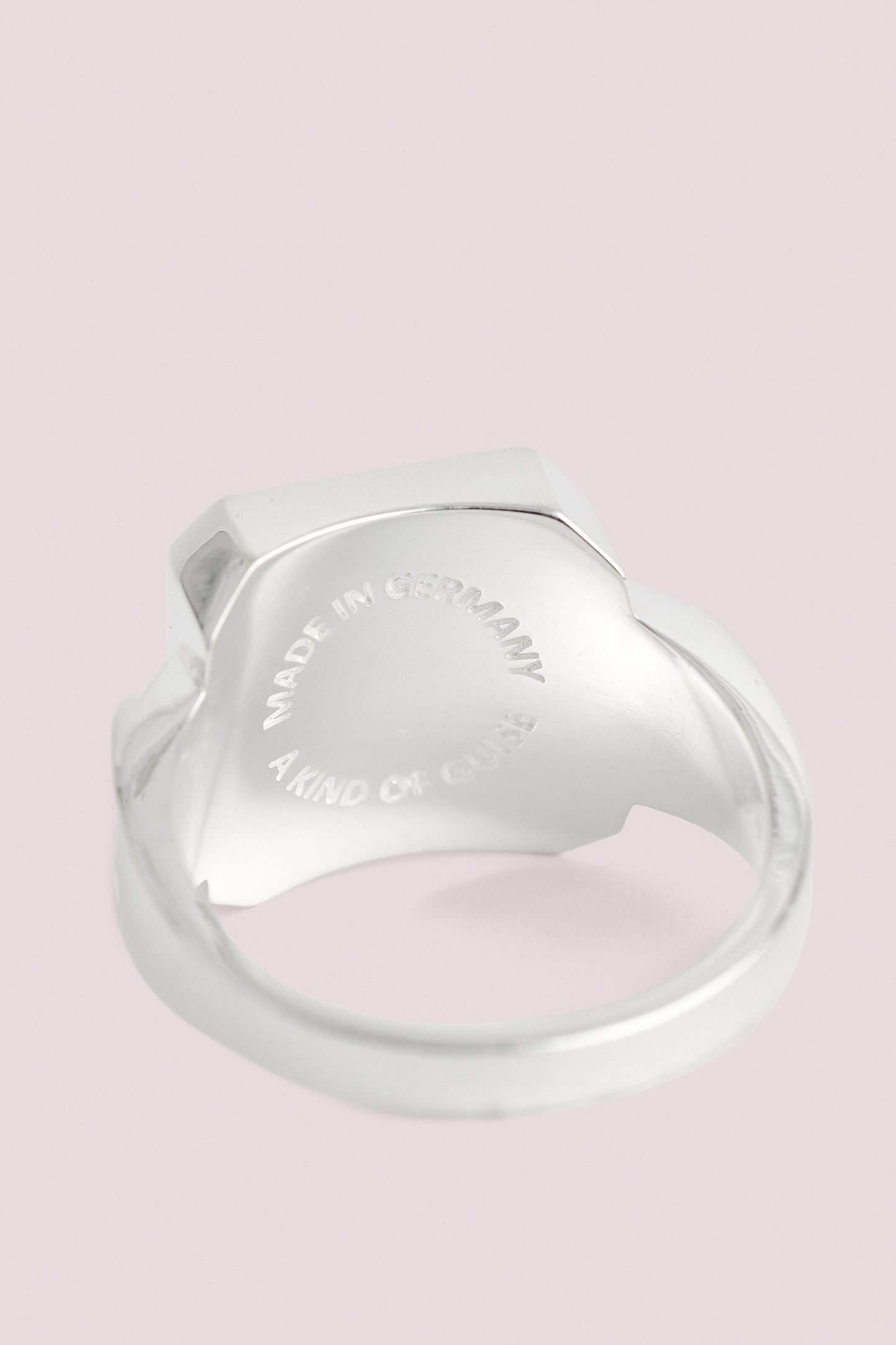 LEGACY SIGNET RING