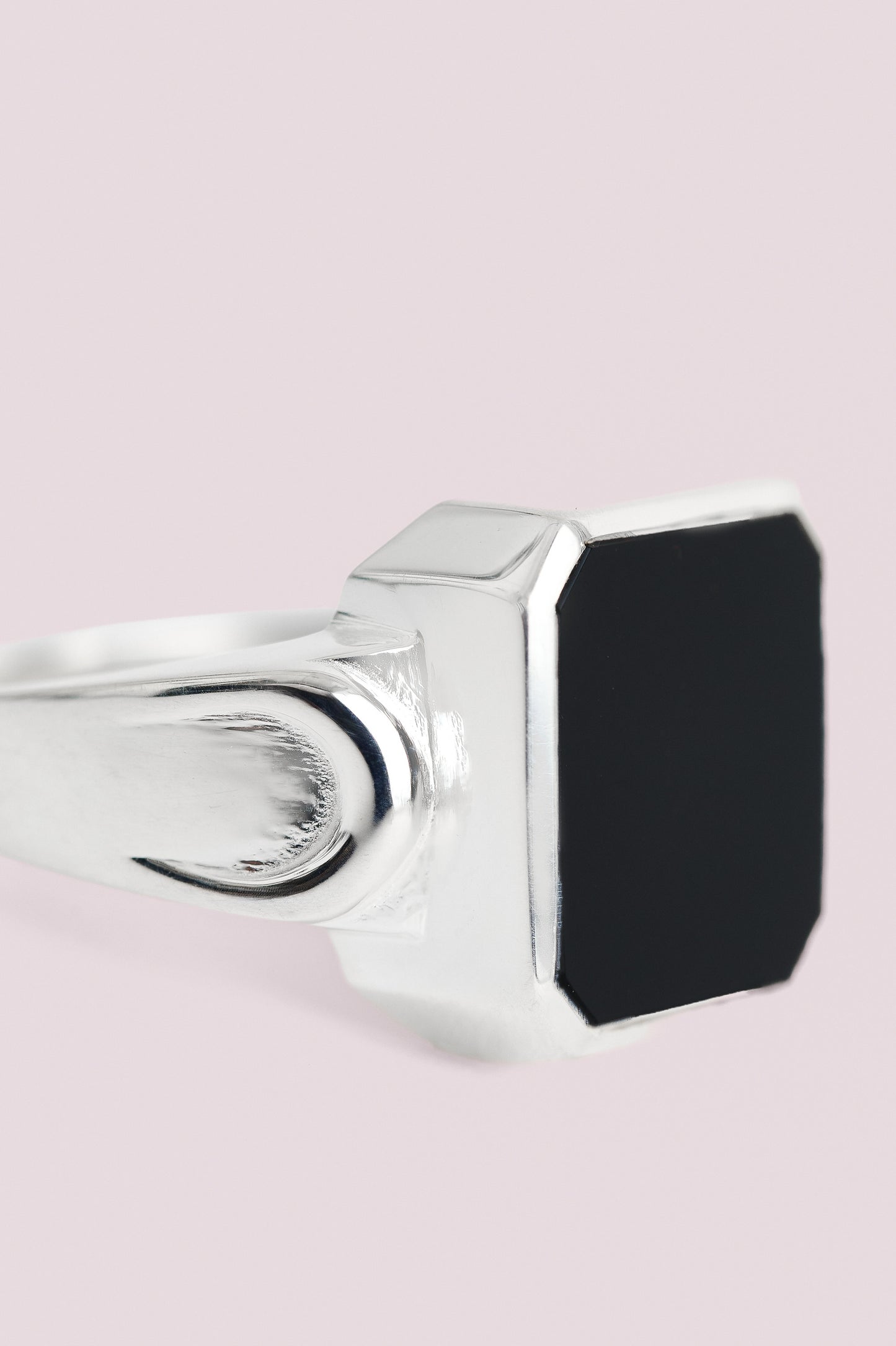 LEGACY SIGNET RING